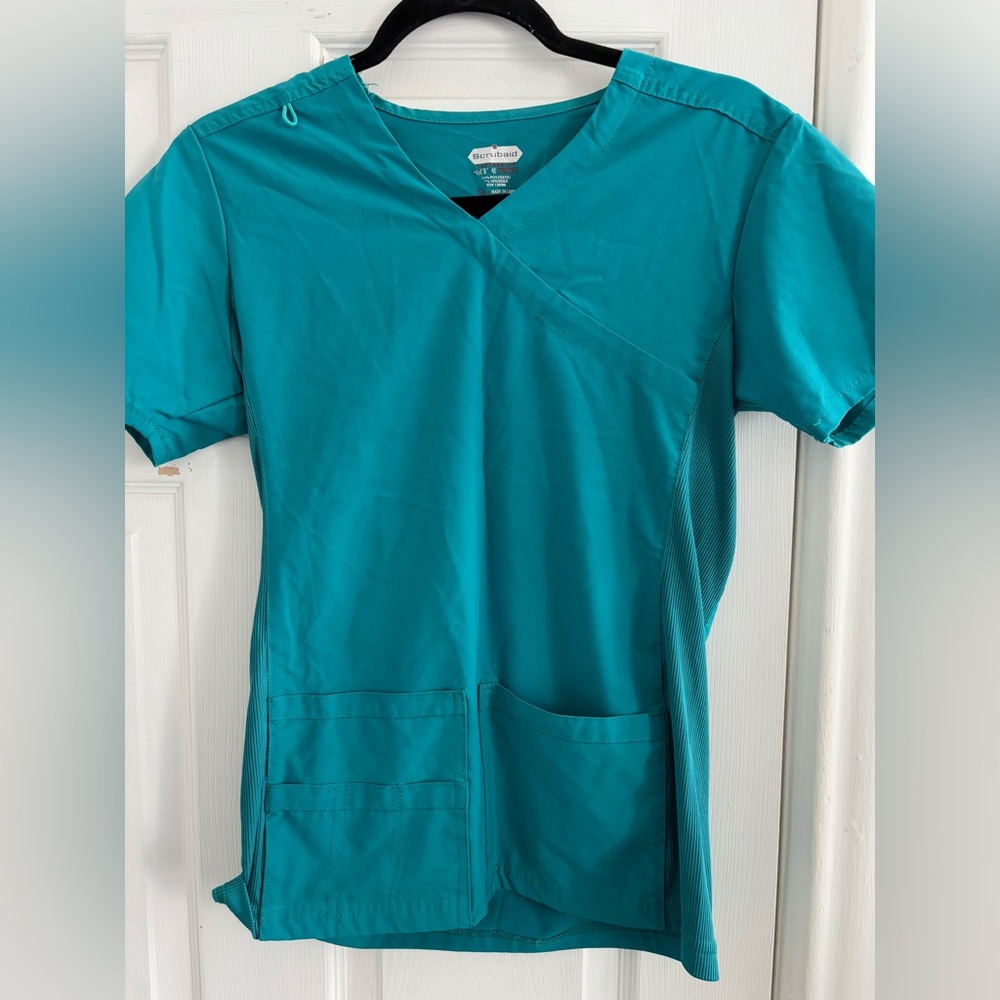 Send offer!! Sale! 
Scrub set blue teal